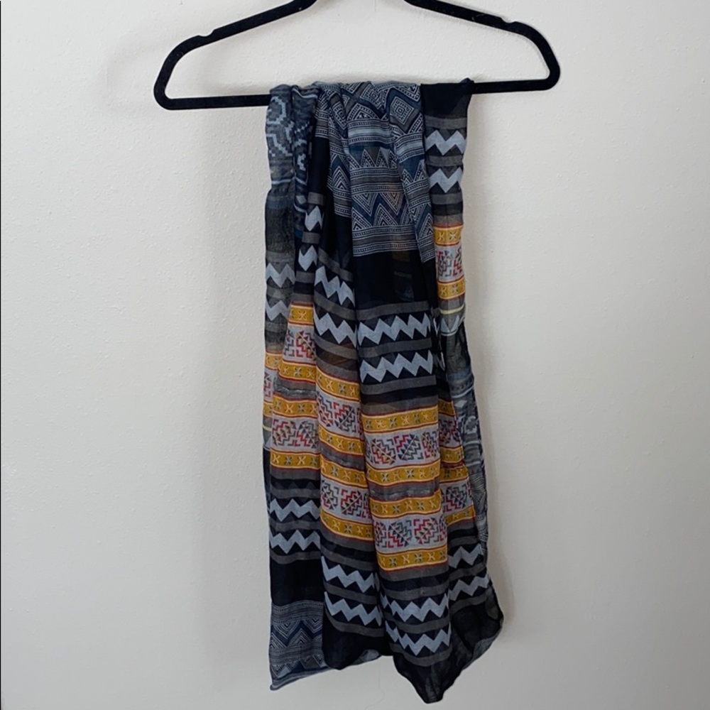 Patterned Infinity Scarf - Picture 3 of 3